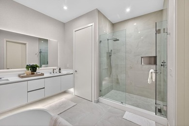 Welcome to Nautilus 220, where brand-new waterfront luxury meets - photo 36