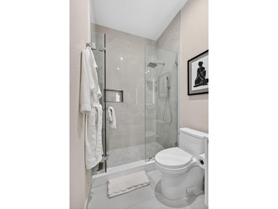 Welcome to Nautilus 220, where brand-new waterfront luxury meets - photo 42