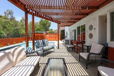 HARD TO FIND 5 BEDROOM WITH POOL, NO HOA, 20 FT CEILINGS, OPEN - photo 49