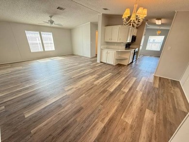 Welcome to this beautifully maintained 2-bedroom, 2-bathroom - photo 6