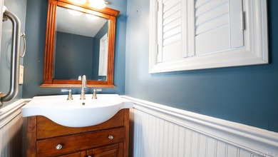 Built in 1913, this charming Colonial blends timeless character - photo 9