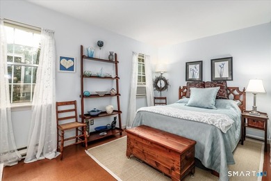PERFECT SIZE- UPDATED-IMMACULATE! Immaculate and exceptionally - photo 13