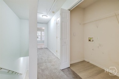 Beautiful 2BR, 2.5BA 1,348sqft 2-Story Townhome in Southside - photo 13