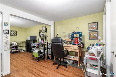 PERFECT SIZE- UPDATED-IMMACULATE! Immaculate and exceptionally - photo 21