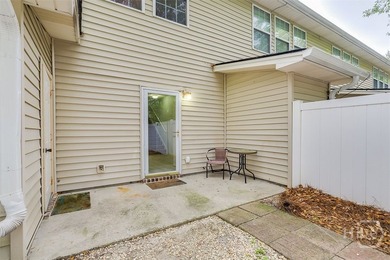 Beautiful 2BR, 2.5BA 1,348sqft 2-Story Townhome in Southside - photo 23