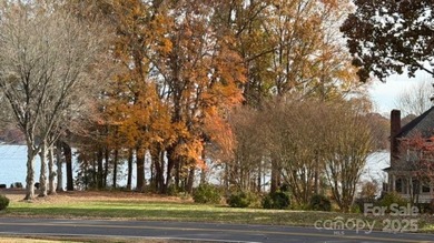 Lake Home For Sale in Mooresville, North Carolina