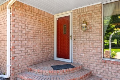 Welcome home to this beautifully maintained 3 bedroom, 2 bath - photo 2