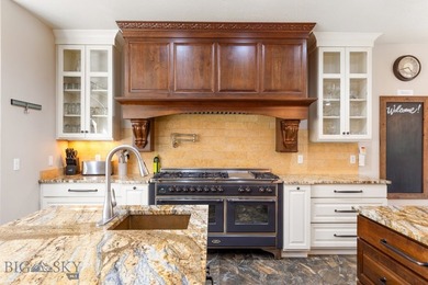 319 Skywood offers a rare combination of acreage, functional - photo 15