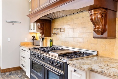 319 Skywood offers a rare combination of acreage, functional - photo 16