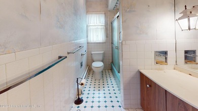 Charming detached home in the heart of Richmond Town, offering - photo 17