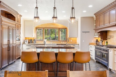 319 Skywood offers a rare combination of acreage, functional - photo 21