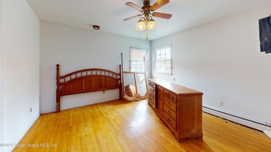 Charming detached home in the heart of Richmond Town, offering - photo 21
