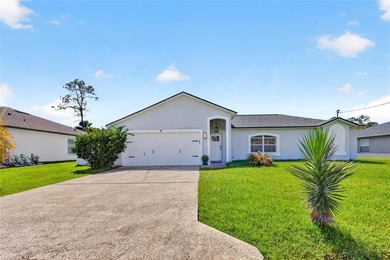 Welcome to this beautifully renovated 4-bedroom, 2-bathroom home - photo 3