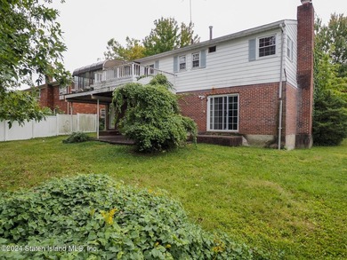 Charming detached home in the heart of Richmond Town, offering - photo 35
