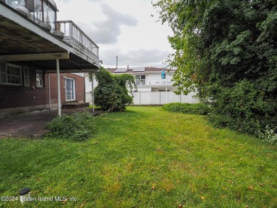 Charming detached home in the heart of Richmond Town, offering - photo 37