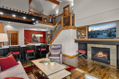 Gorgeous, immaculate & updated townhome in the beautiful golf - photo 7