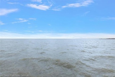 An exceptional opportunity to create a custom waterfront estate - photo 12