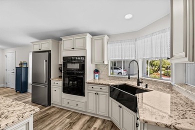 Seller is highly motivated and must sell this stunning - photo 14