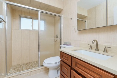 Welcome to 162 Bathgate St - Beautiful Legal 2 family Semi - photo 14