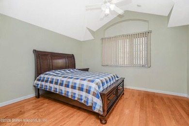 Welcome to 162 Bathgate St - Beautiful Legal 2 family Semi - photo 16
