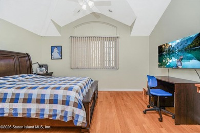Welcome to 162 Bathgate St - Beautiful Legal 2 family Semi - photo 17