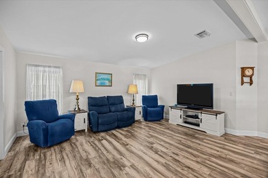 Seller is highly motivated and must sell this stunning - photo 18