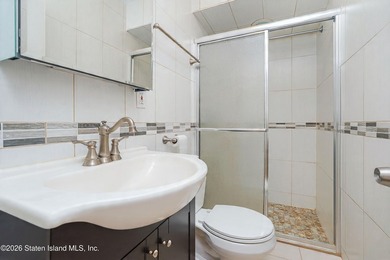 Welcome to 162 Bathgate St - Beautiful Legal 2 family Semi - photo 18