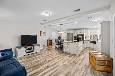 Seller is highly motivated and must sell this stunning - photo 19
