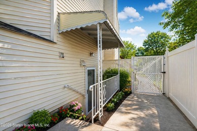 Welcome to 162 Bathgate St - Beautiful Legal 2 family Semi - photo 22