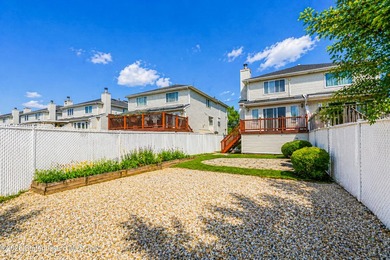 Welcome to 162 Bathgate St - Beautiful Legal 2 family Semi - photo 25
