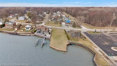 An exceptional opportunity to create a custom waterfront estate - photo 26