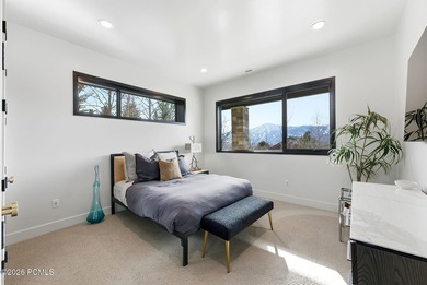 Reservoir-view mountain contemporary living in Deer Mountain: - photo 31