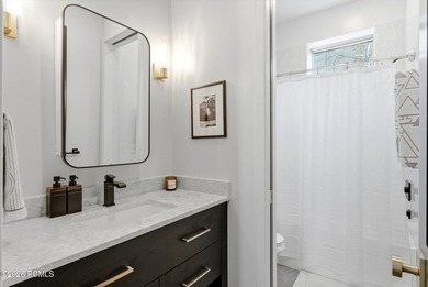 Reservoir-view mountain contemporary living in Deer Mountain: - photo 33