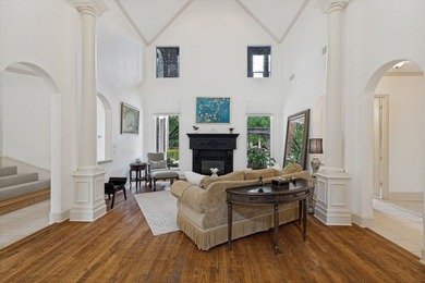 ~Step through the door of this stunning Estate and discover a - photo 4