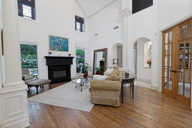 ~Step through the door of this stunning Estate and discover a - photo 6