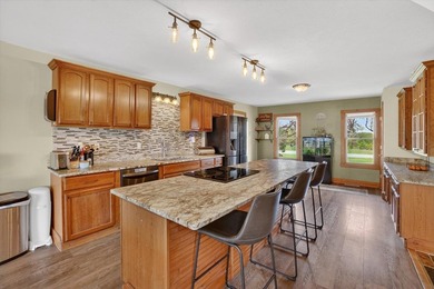 Spacious, thoughtfully designed, & set on a beautifully flat 1 - photo 10