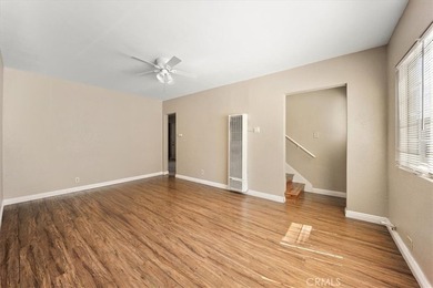 Charming duplex opportunity in Long Beach featuring two - photo 6