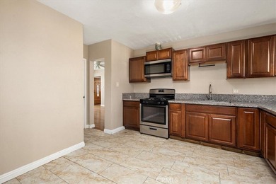 Charming duplex opportunity in Long Beach featuring two - photo 10