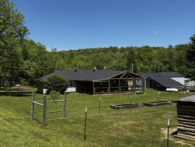 Four-Bedroom Hobby Farm Near Glade Top Trail on 3.5 - photo 4