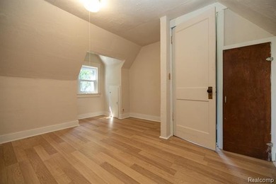**Offers due Tuesday, July 21st at 6:00pm** Charming, move-in - photo 19