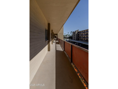 Welcome to the ONLY STUDIO in Windsor Place! This condo building