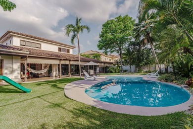 Located in the exclusive community of Costa del Este, within - photo 3