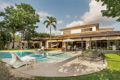 Located in the exclusive community of Costa del Este, within - photo 4