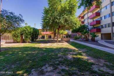 Welcome to the ONLY STUDIO in Windsor Place! This condo building