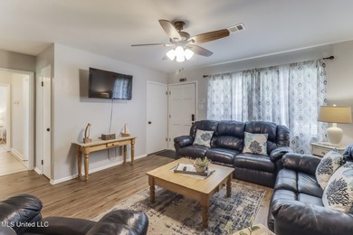 This 1,255 SqFt brick home is ideally located just off Cowan - photo 7