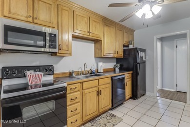 This 1,255 SqFt brick home is ideally located just off Cowan - photo 10