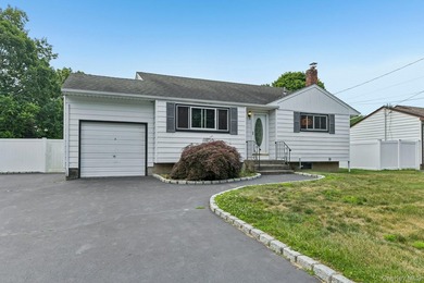 Bring your vision and unlock the potential in this 4-bedroom, 1 - photo 2