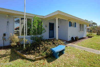 BRING OFFERS. RIVER VIEWS FROM THE FRONT YARD!!!! Very large lot - photo 3
