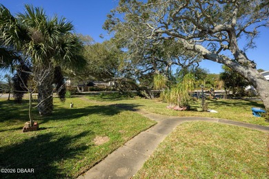 BRING OFFERS. RIVER VIEWS FROM THE FRONT YARD!!!! Very large lot - photo 5