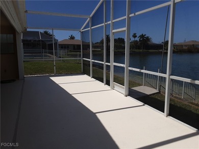 SELLER MOTIVATED. Centrally located.. Immaculate Cape Cod style - photo 3